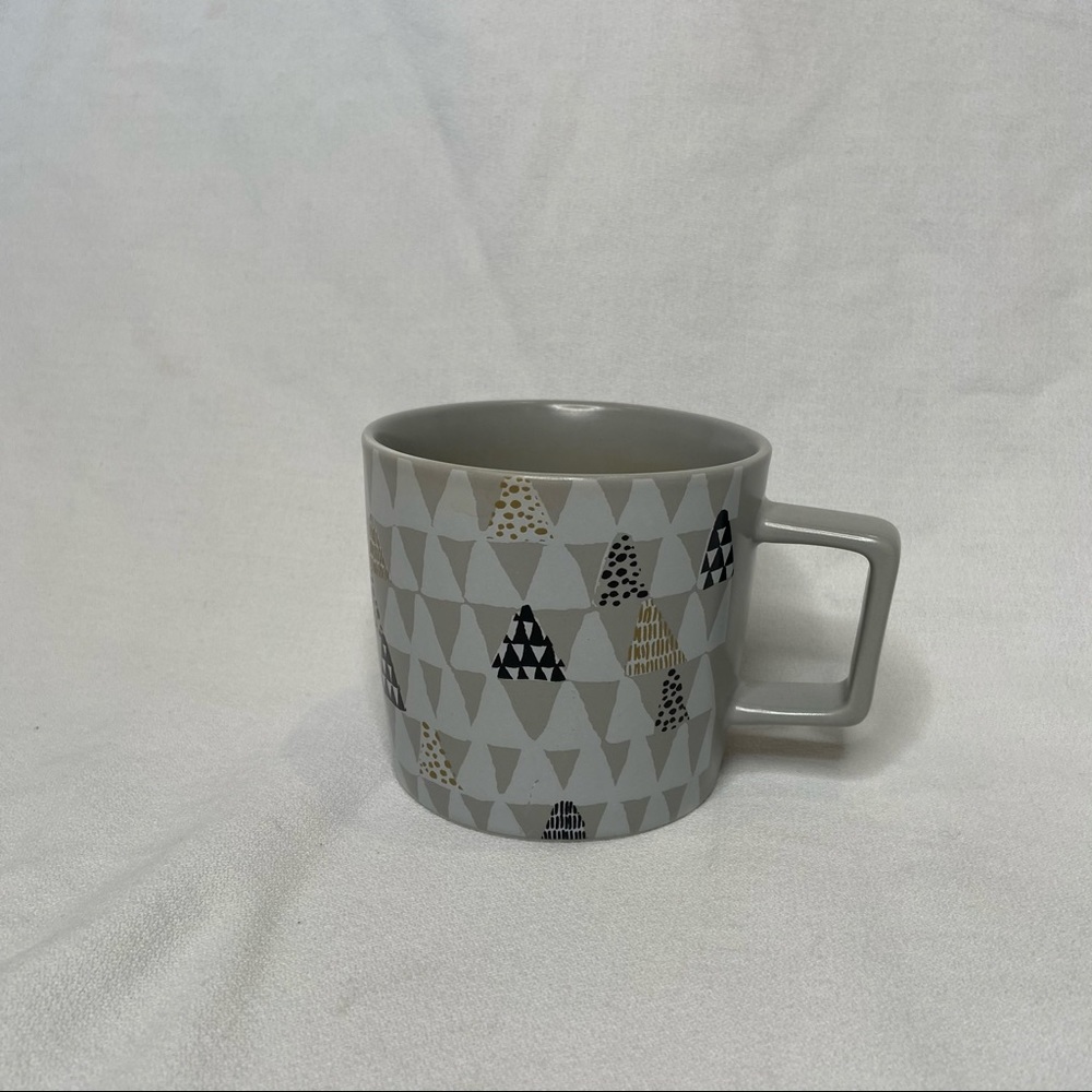 Starbucks 14oz Coffee Cup 2016 Christmas Tree Grey